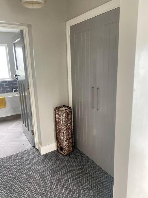 Fully Refurbished House Hébergement de vacances Belfast