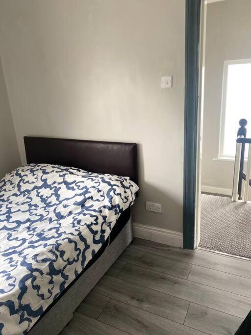 Fully Refurbished House Holiday home Belfast